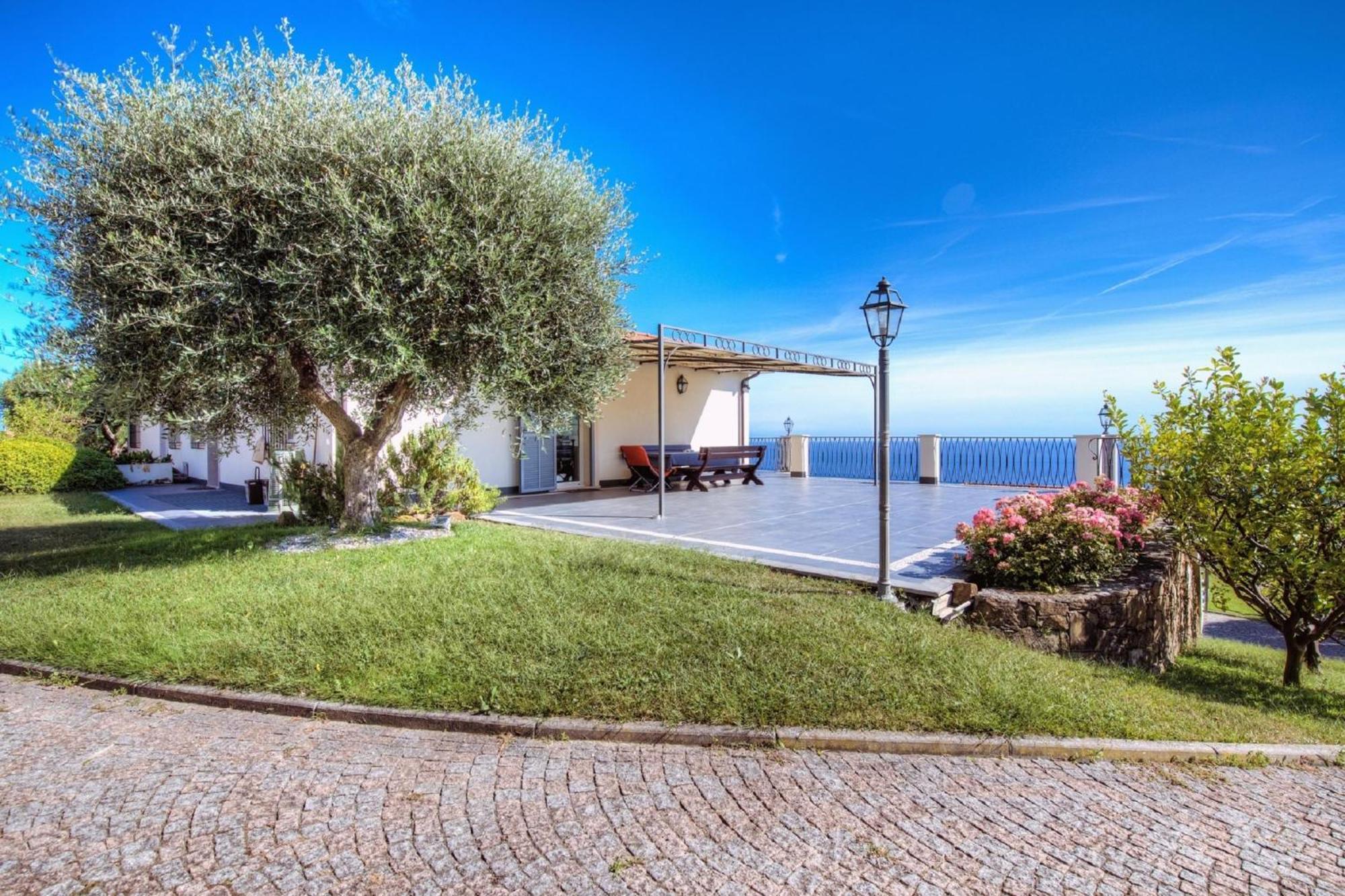 Villa Lucia Riviera Dei Fiori Pool - Happy Rentals Санремо Екстер'єр фото