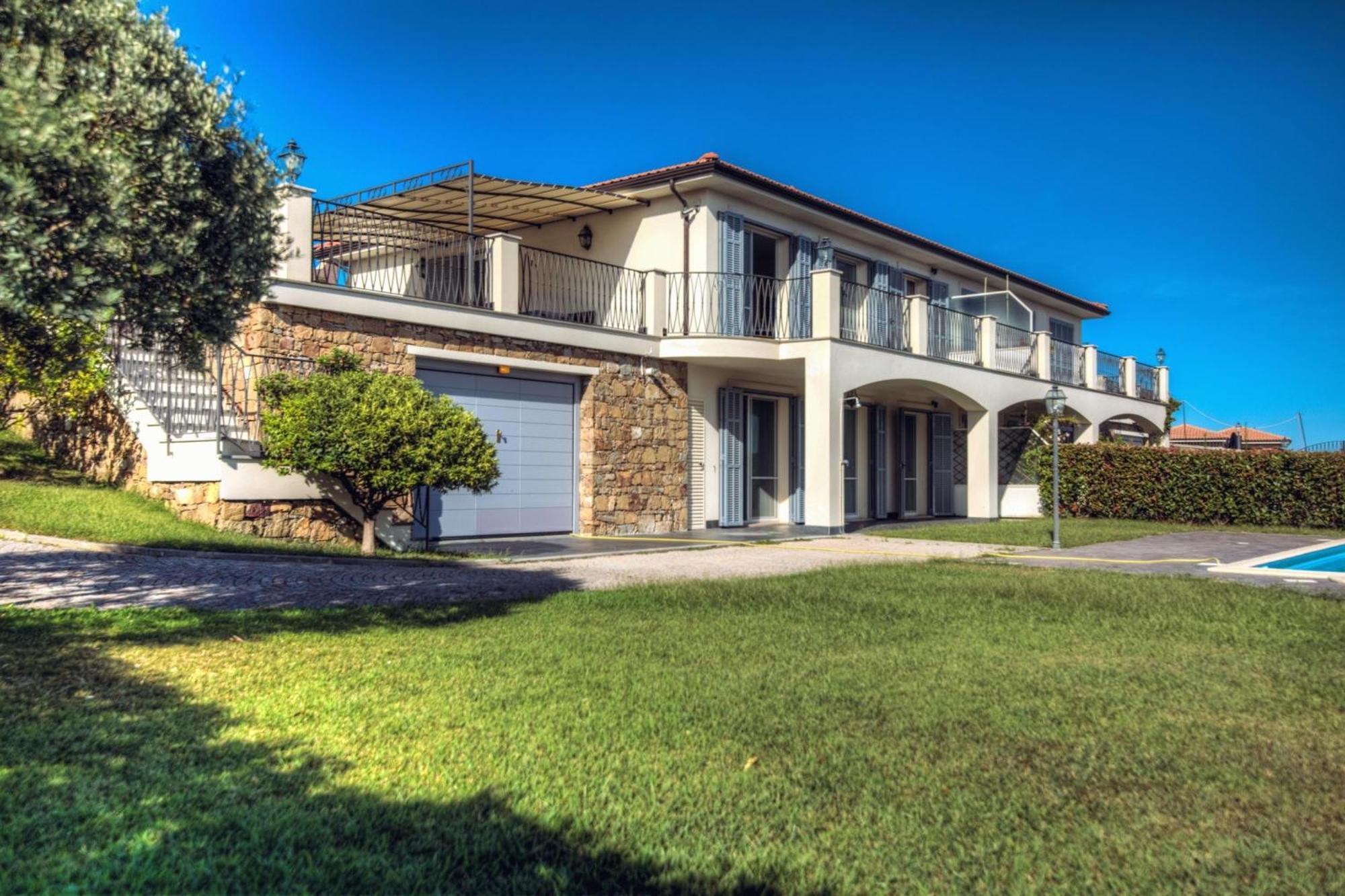 Villa Lucia Riviera Dei Fiori Pool - Happy Rentals Санремо Екстер'єр фото