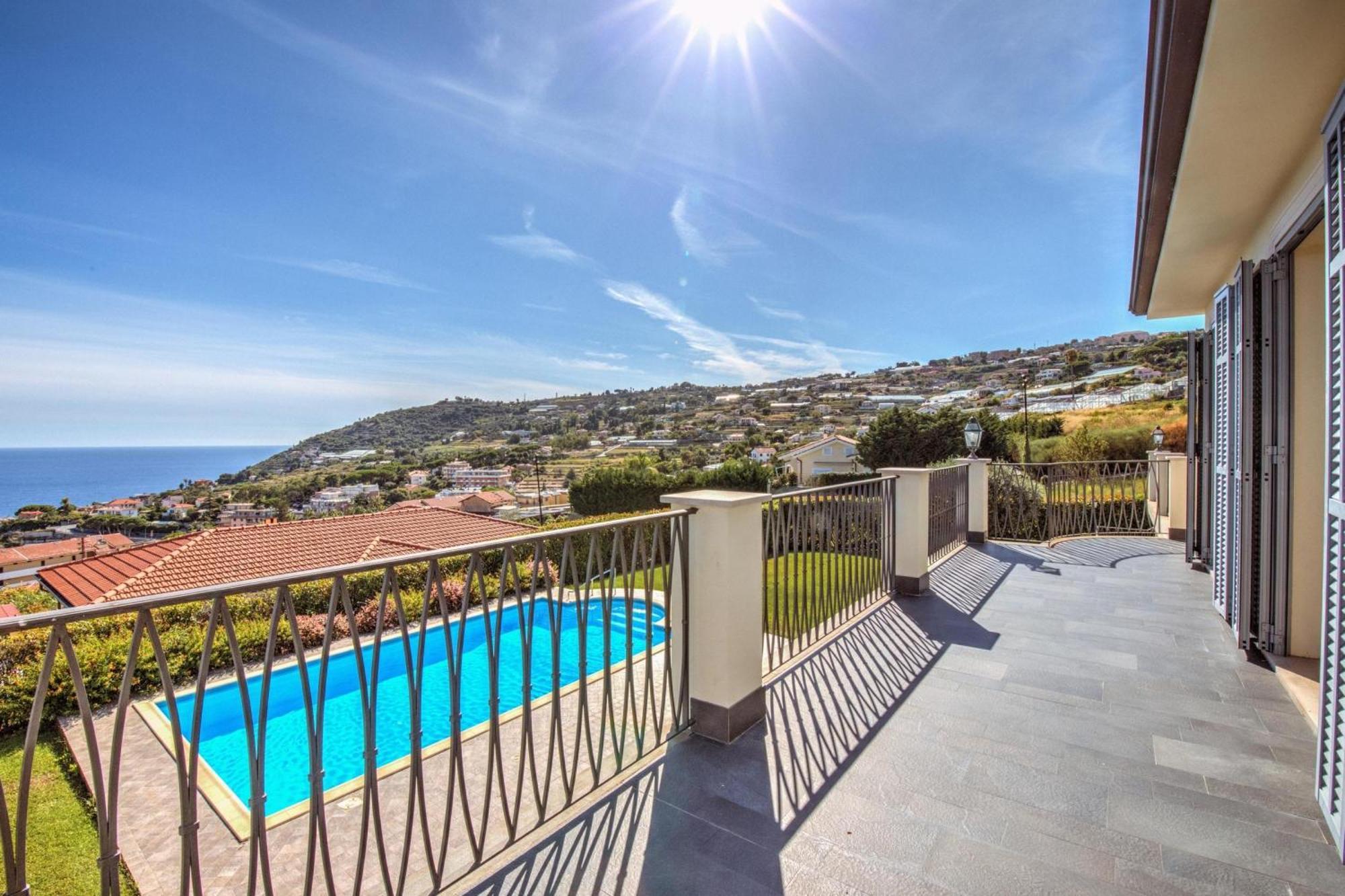 Villa Lucia Riviera Dei Fiori Pool - Happy Rentals Санремо Екстер'єр фото
